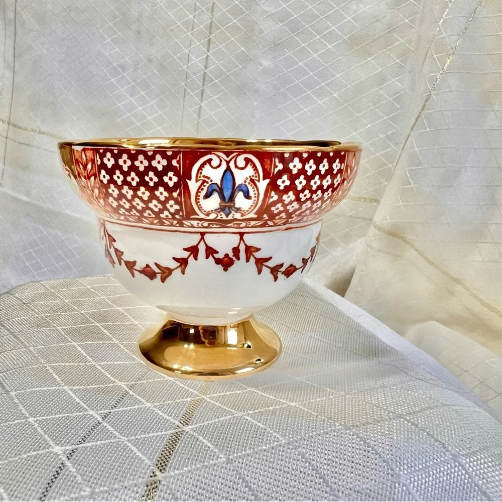 Vintage ROSINA Bone China Teacup Made in England Fleur De Lis Pattern with Gold